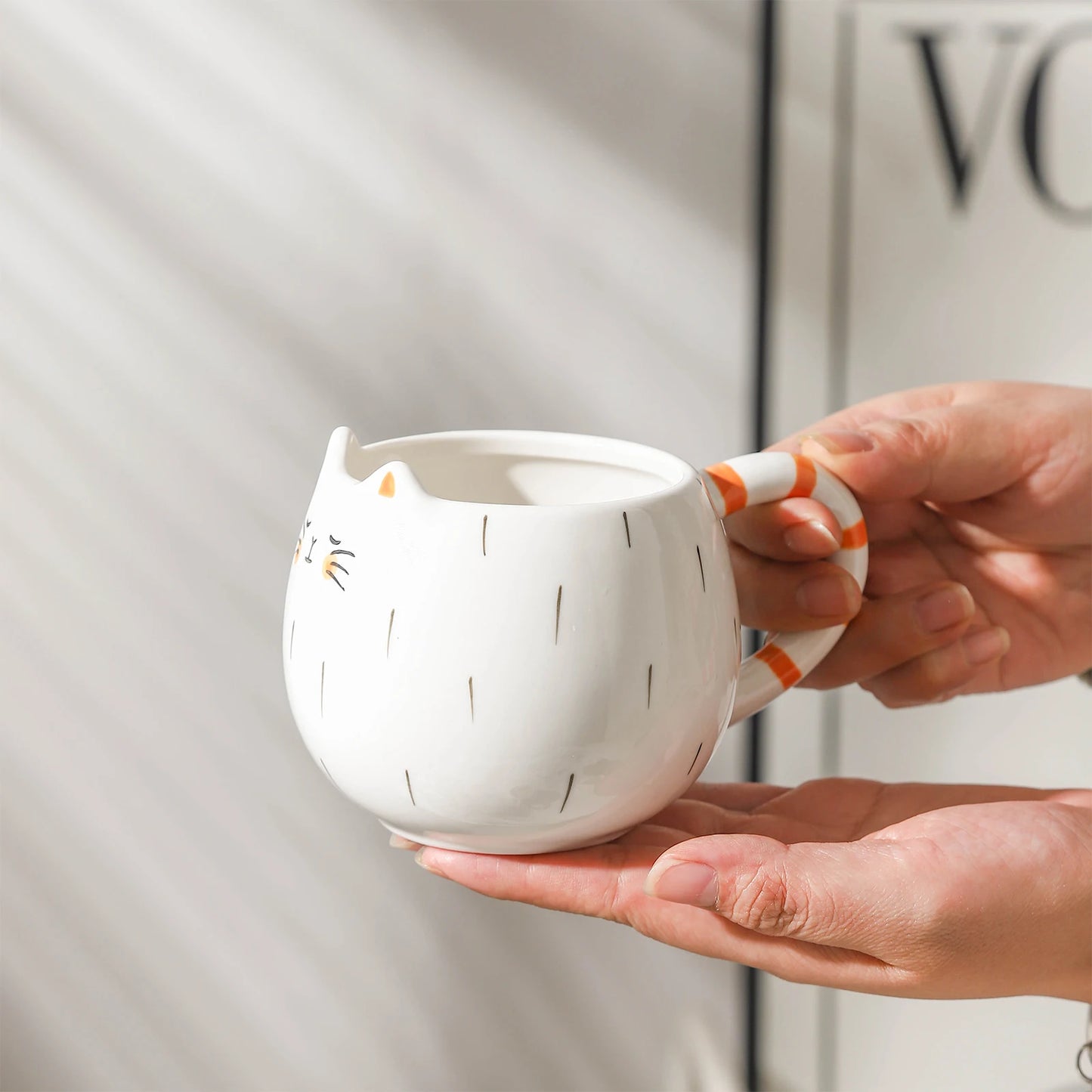 "Cute Ceramic Cat-Shaped Mug – 380ml/13oz for Milk, Coffee, and Water"