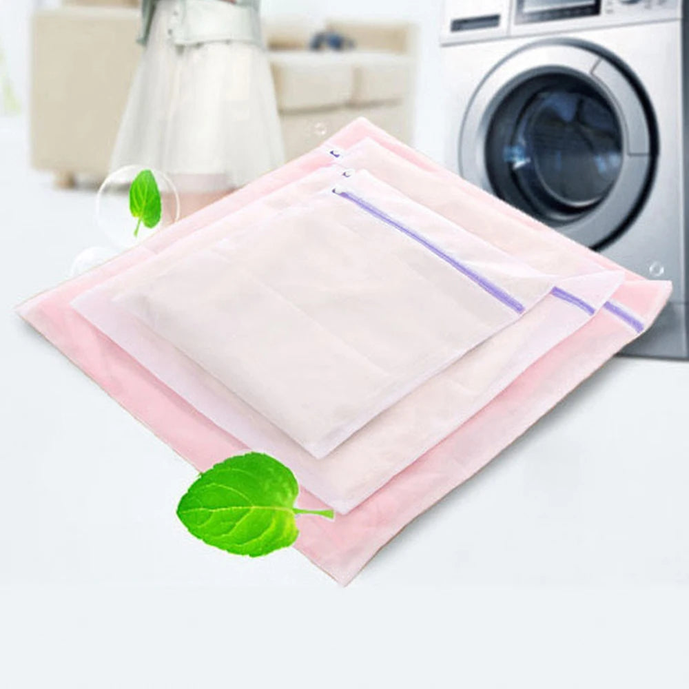 "Set of 3 Purple Mesh Laundry Bags for Delicate Clothes with Zipper Closure"