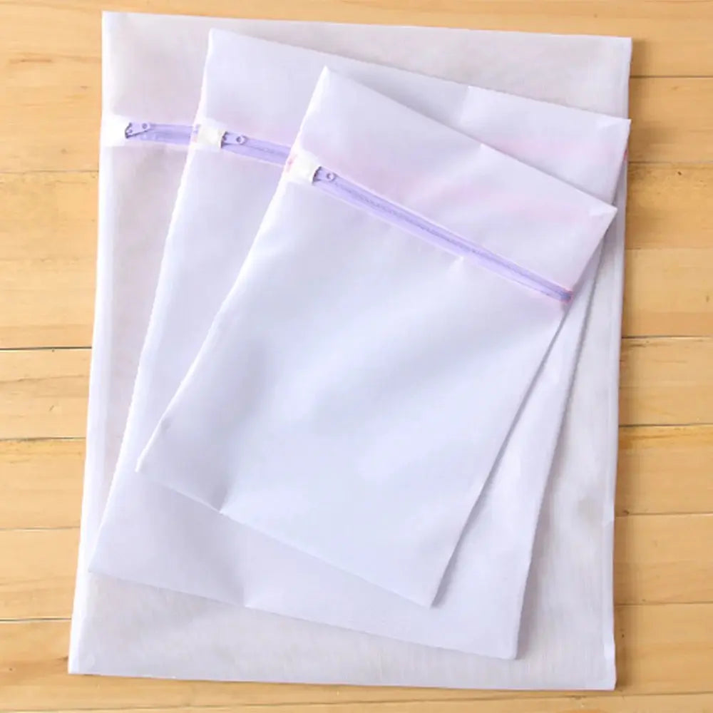 "Set of 3 Purple Mesh Laundry Bags for Delicate Clothes with Zipper Closure"